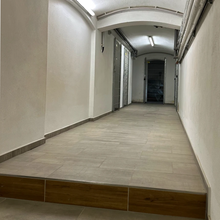 Breiter Flur im sanierten Kellerbereich des Hauses Gießerstraße 50 in Leipzig-Plagwitz – Kulagin Vermietung Kellerbereich im Wohnhaus – Gießerstraße 50, Leipzig-Plagwitz | Kulagin Vermietung